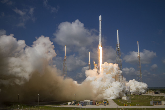 SpaceX participa do seminário Satélites 2017