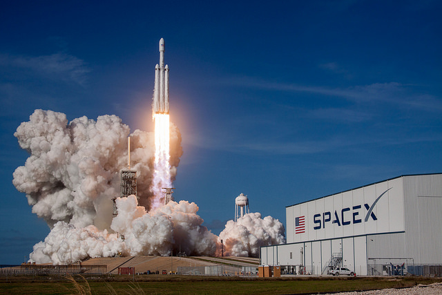 Viasat escolhe foguete Falcon Heavy, da SpaceX, para futuro satélite