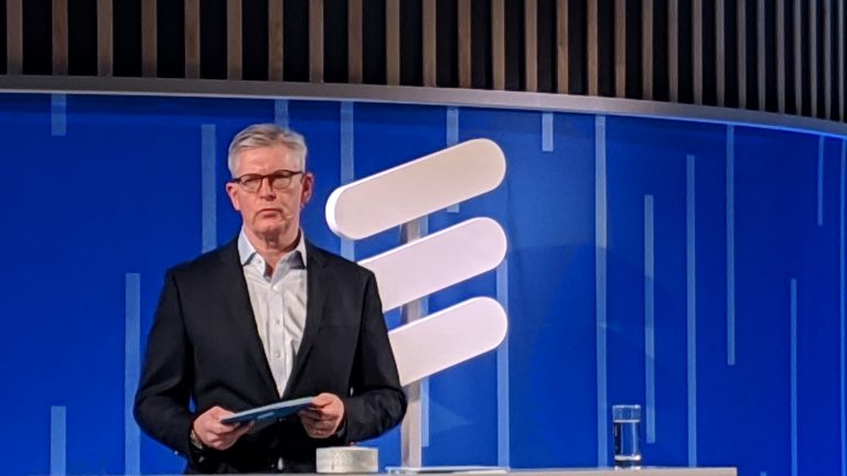 Ericsson tem aumento na receita, mas queda nos lucros