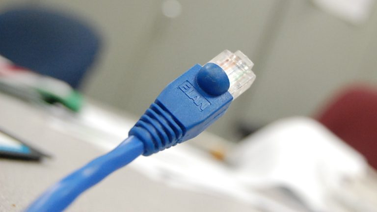 Senado chileno aprova projeto que torna Internet serviço público