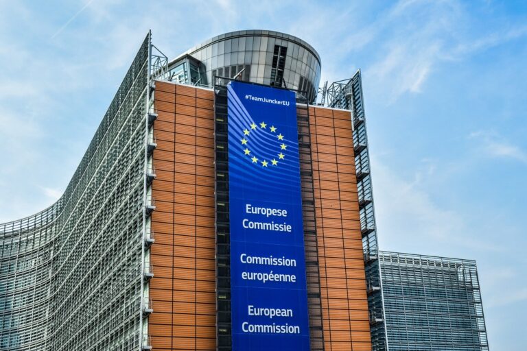 Telecom Italia recebe sinal verde da Comissão Europeia para FiberCop