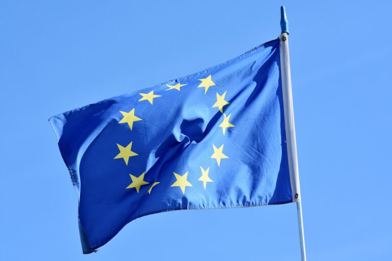 UE avança novas regras para patentes essenciais em telecom