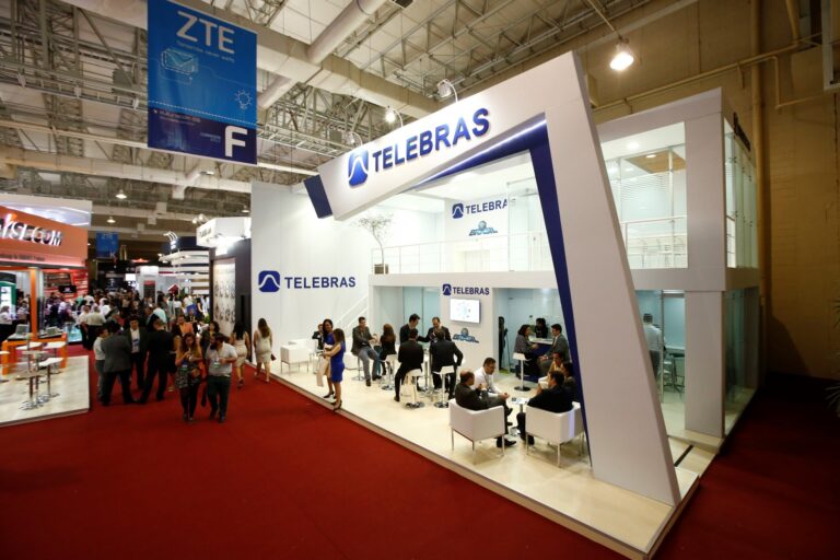 Governo adia processo e privatização da Telebras não ocorrerá em 2022
