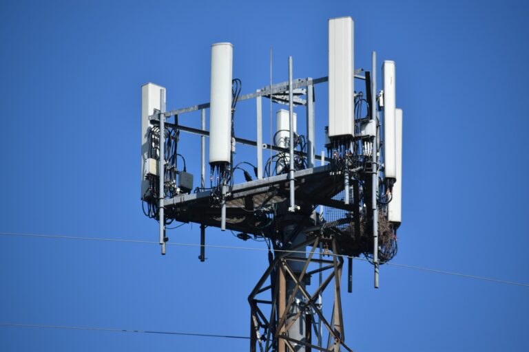 Abrintel indica baixa no adensamento de redes móveis no Brasil