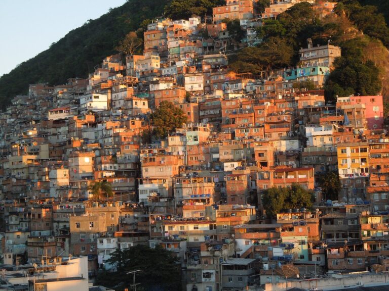 Diferença na qualidade da Internet cresce entre bairros ricos e pobres no Brasil