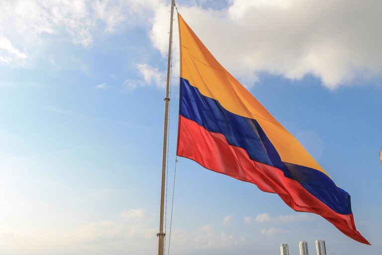5G na Colômbia: Claro, Telecall, Tigo-Movistar e WOM vencem leilão