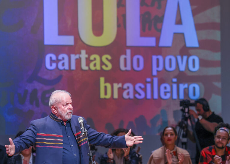Proposta de governo de Lula traz referência a transformação digital e universalização do acesso