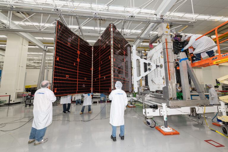 Com problemas nos satélites mPOWER, SES adia início das operações e refaz acordo com a Boeing