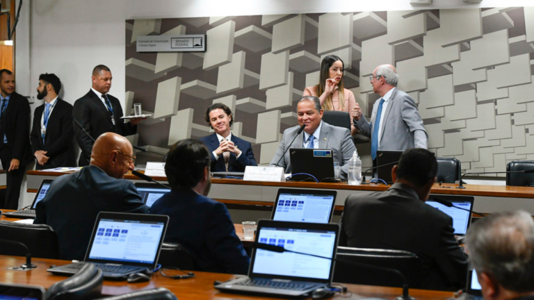 Juscelino Filho é convidado a apresentar dados da política de conectividade das escolas à Comissão do Senado