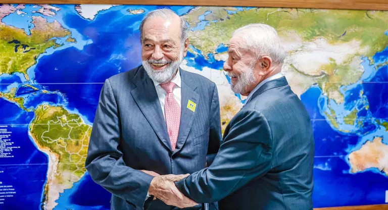 Com Lula, Carlos Slim destaca investimentos e otimismo com economia
