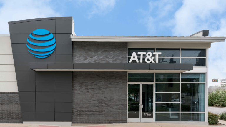 AT&T anuncia vazamento massivo de dados de clientes móveis